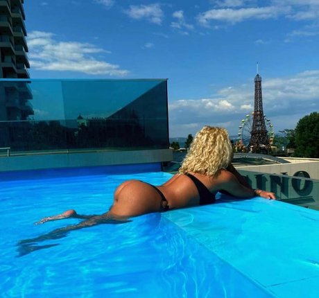 adinaa99 Nackt auf OnlyFans