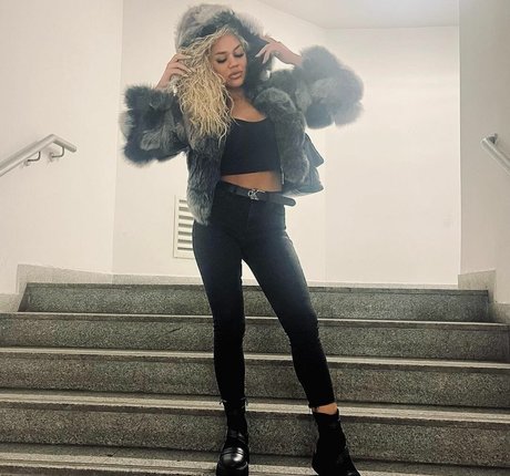 adinaa99 Füße OnlyFans