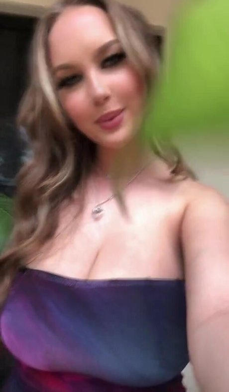 Ella B Nacktbilder-Leaks von OnlyFans