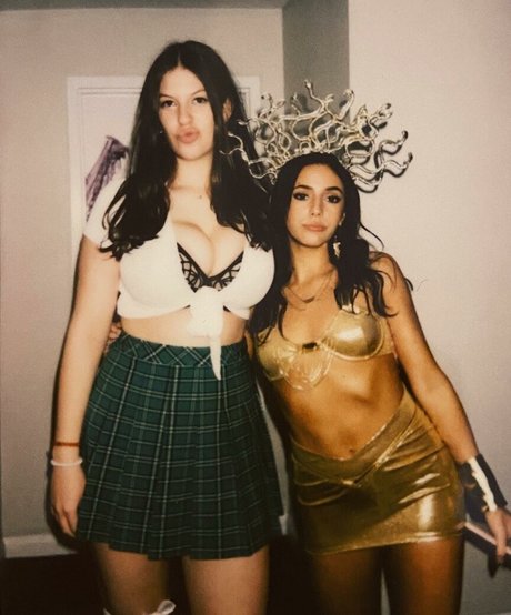 Alana Z OnlyFans Strip