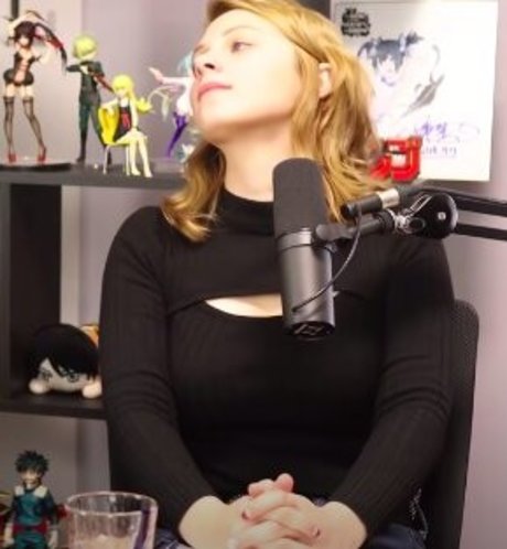 Sydney Poniewaz OnlyFans Nacktbilder