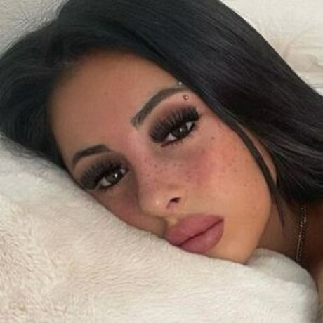 Emi Becerra OnlyFans geleakt.