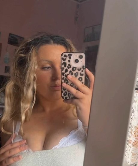 Emily J Leaks von OnlyFans