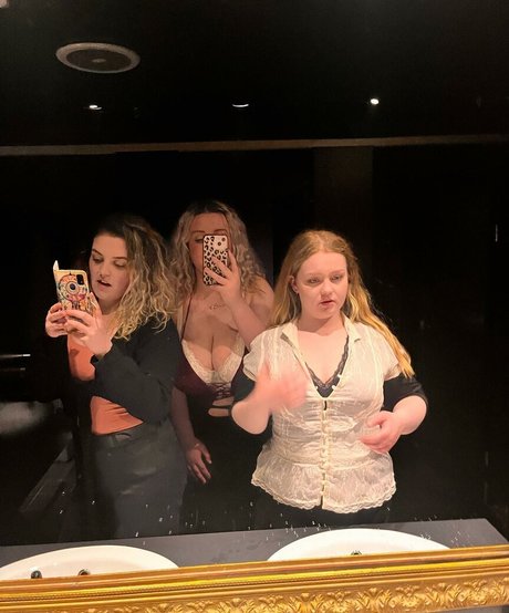 Emily J OnlyFans Fotos