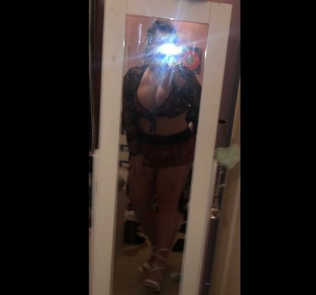 Emily J OnlyFans nackt