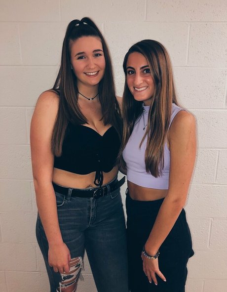 Hannah V OnlyFans Striptease