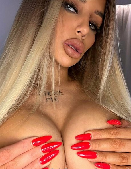 Laura Mezyk OnlyFans NSFW