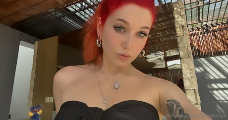 samaltham OnlyFans Brüste Bild