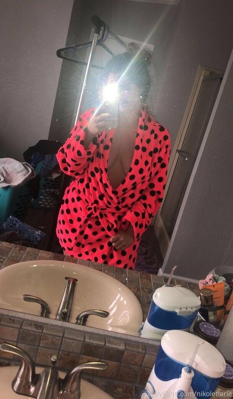 nikoletlarie OnlyFans nackt
