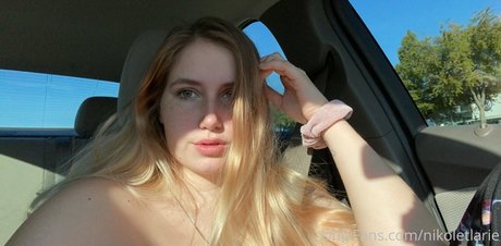 nikoletlarie Leaked OnlyFans Sex