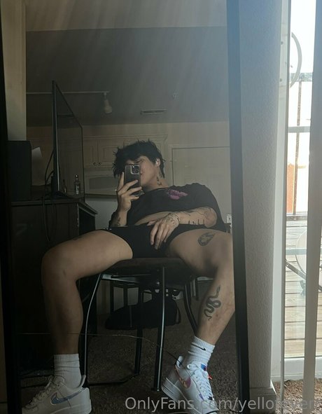 yellofeverr OnlyFans Fotos