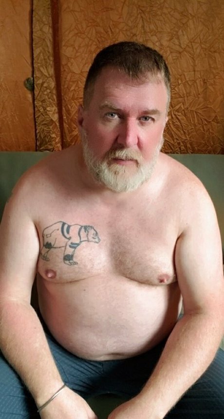 bearinheat OnlyFans schlank