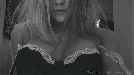 lilblondebabygirl OnlyFans-Bilder