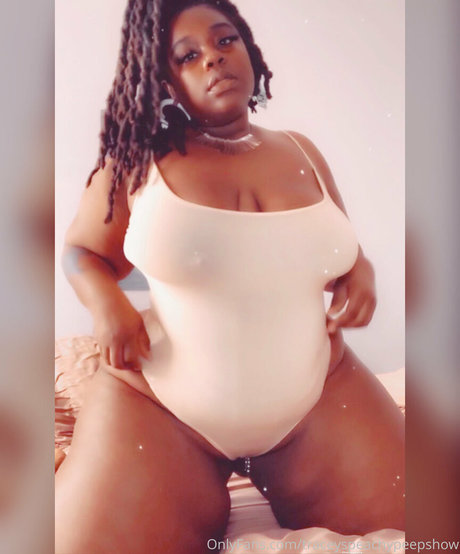 thefamouspeachesandcream Porn OnlyFans Leaks
