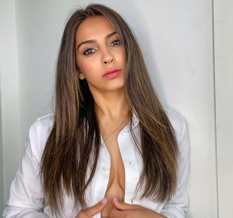 Simmi Singh OnlyFans Leaked