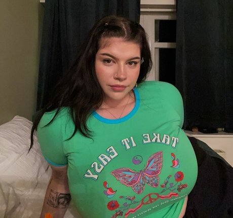 ladle tsunade OnlyFans Bilder