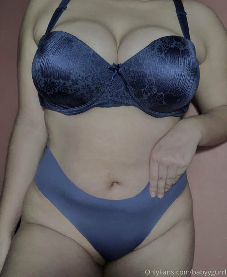 babyygurrl Leaks von Nacktbildern auf OnlyFans