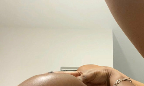 muvamoore OnlyFans Archiv