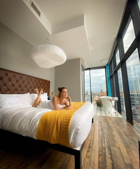 Eliza Taylor Sexy OnlyFans