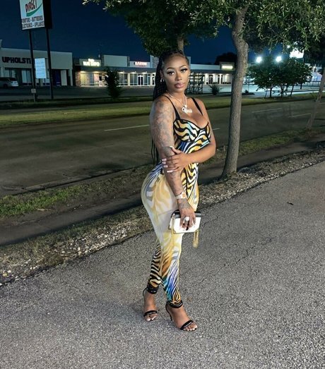 NonnieBaby OnlyFans-Leak