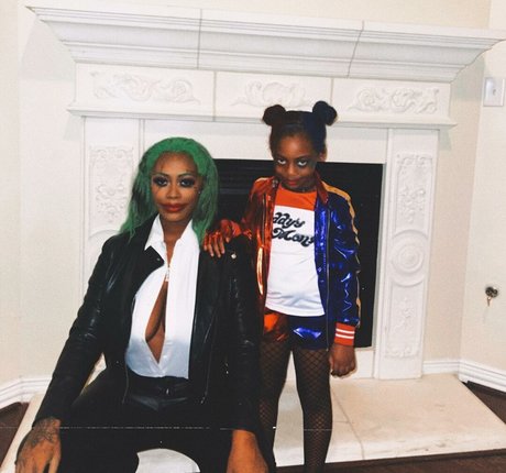 NonnieBaby OnlyFans Bilder