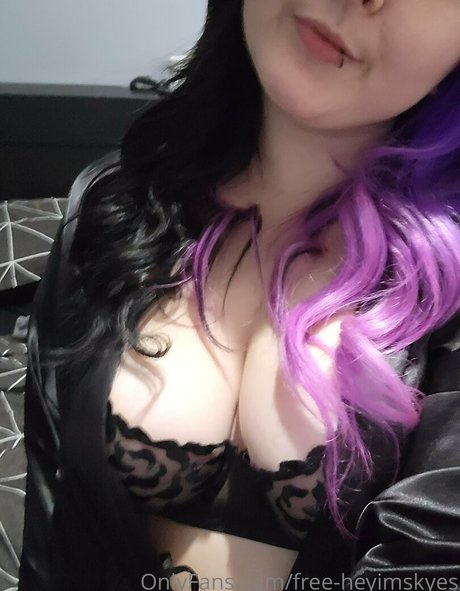 free heyimskyes NurlyFans-Brüste