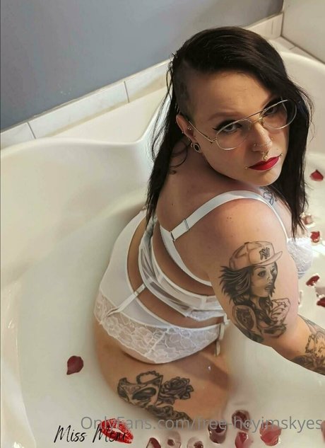 free heyimskyes Brüste OnlyFans