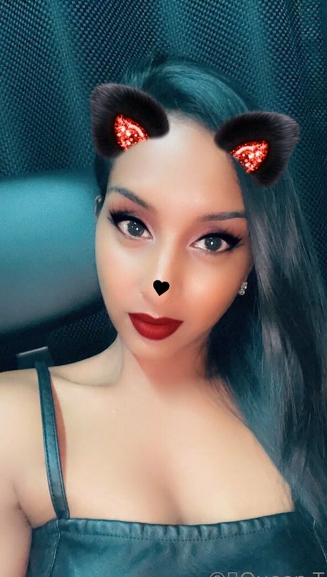 thequeentrish OnlyFans Inhalte