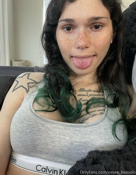 eeveebeevip Leak von OnlyFans