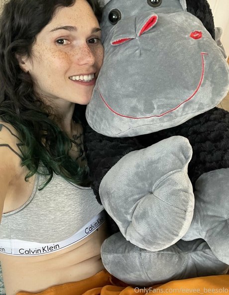 eeveebeevip Leaked OnlyFans