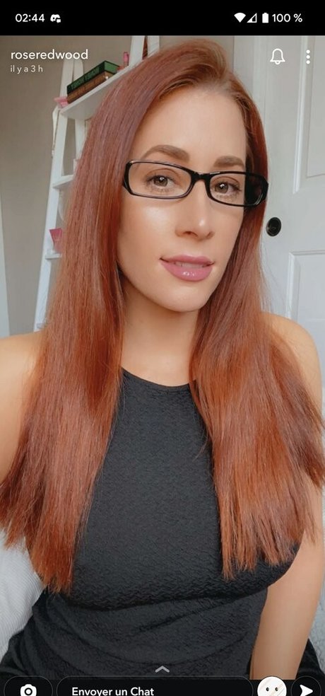 Rose Redwood OnlyFans Fotos