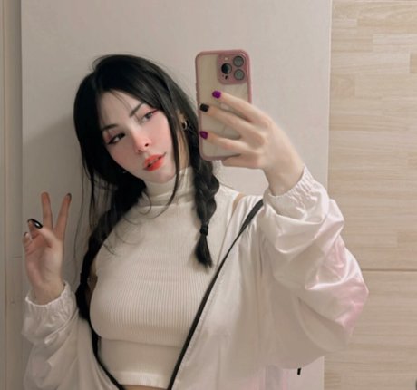 Caroline Favorino OnlyFans-Creator