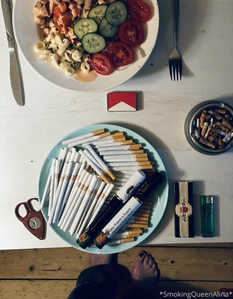 smokingqueenalina OnlyFans-Model