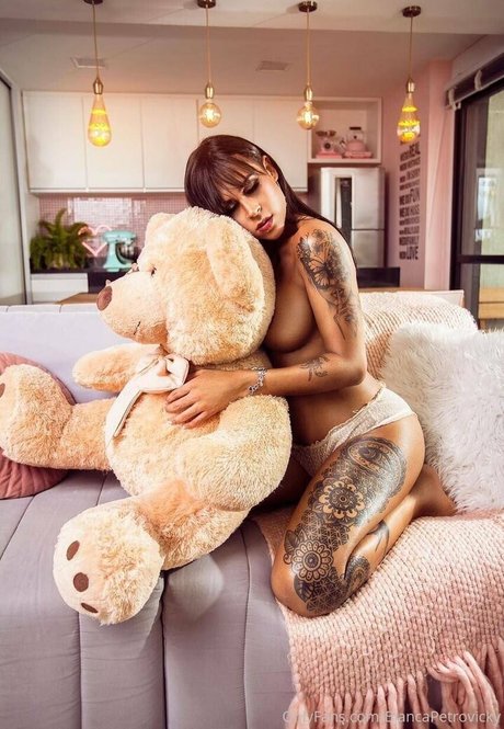 biancapetrovickyoficial OnlyFans Bilder