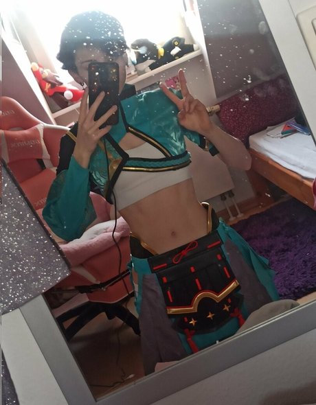 nozzomi cosplay OnlyFans-Bilder