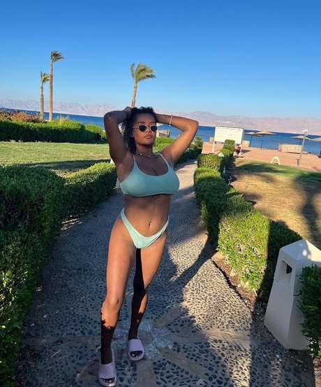 JustNati OnlyFans Model Bilder