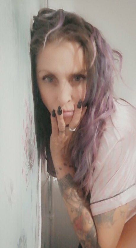 britishmumanddaughter OnlyFans Leaj