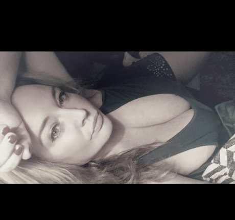 dutchcurvesinheels OnlyFans geleakte Bilder