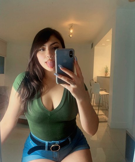 Kami sama Leaks von Nacktbildern auf OnlyFans