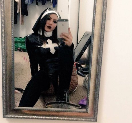 Kami sama OnlyFans nackte Brüste