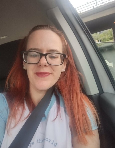 petitepantyhose OnlyFans Mega