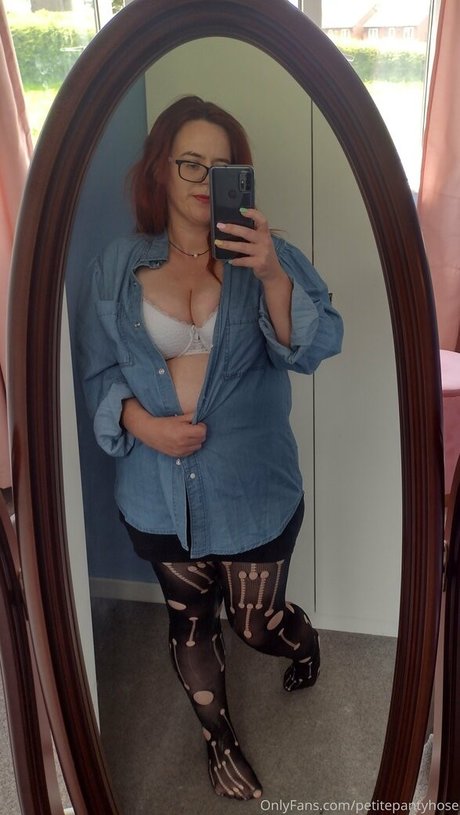 petitepantyhose Leak von OnlyFans