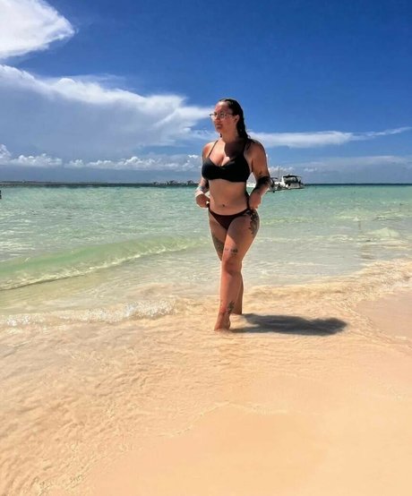 Melina Azzizi OnlyFans Sextape geleakt