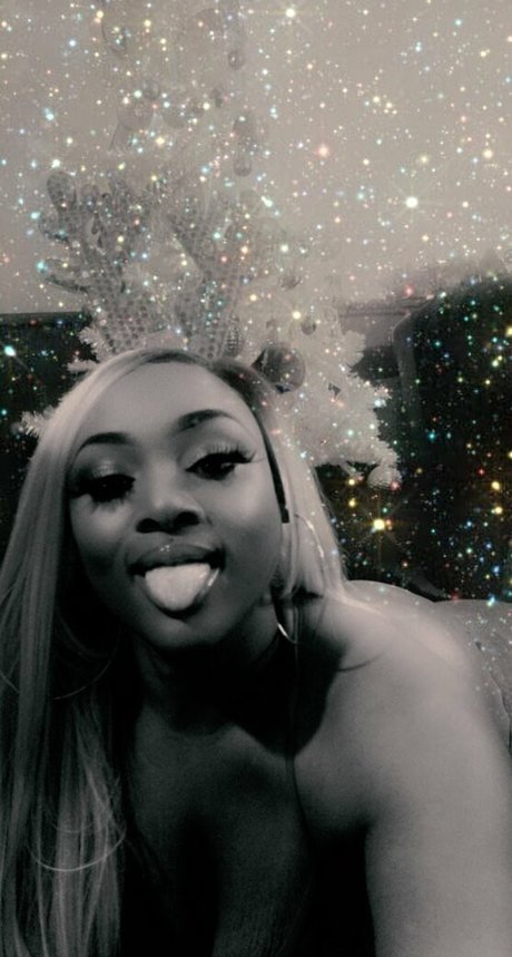 fineapple diva OnlyFans XX