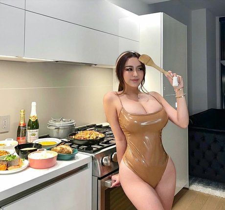 Rebecca Liu OnlyFans Archiv