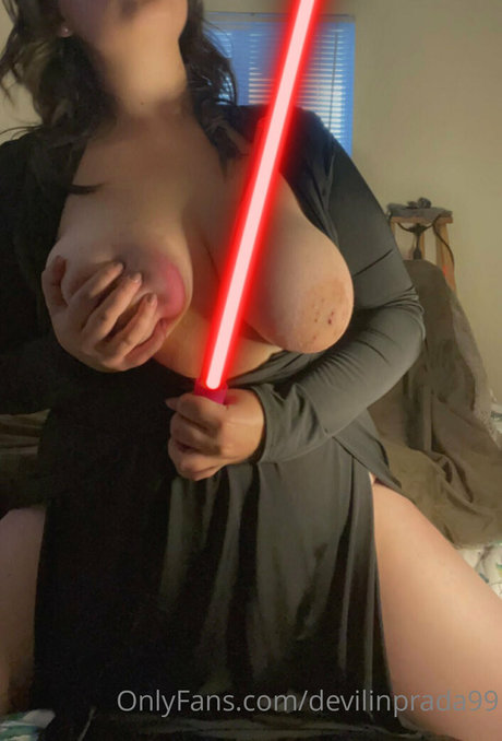 devilinprada99 OnlyFans geleakte Pornografie