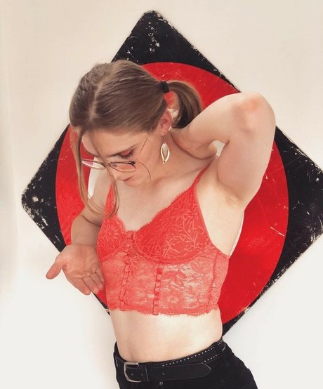 Alice In Wonder1and Leaks von OnlyFans