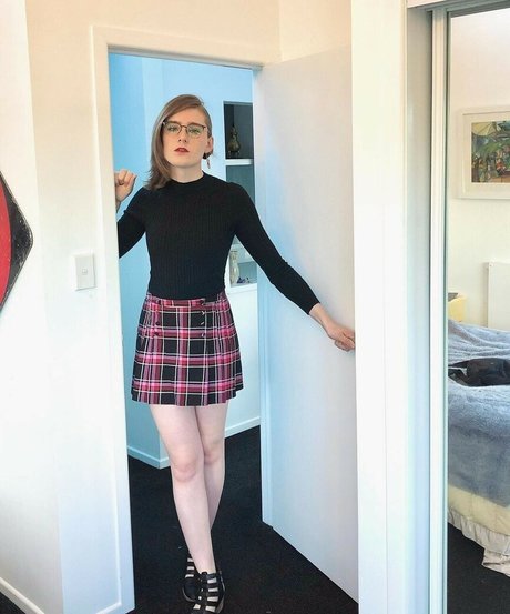 Alice In Wonder1and OnlyFans