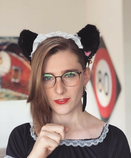 Alice In Wonder1and Nackt auf OnlyFans