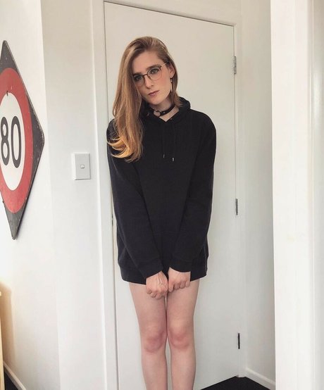 Alice In Wonder1and Nackt OnlyFans